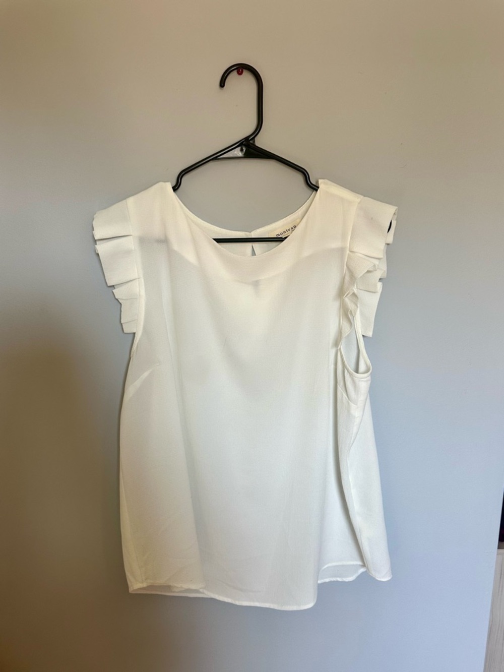 Monteau White Ruffle Cap-Sleeve Blouse